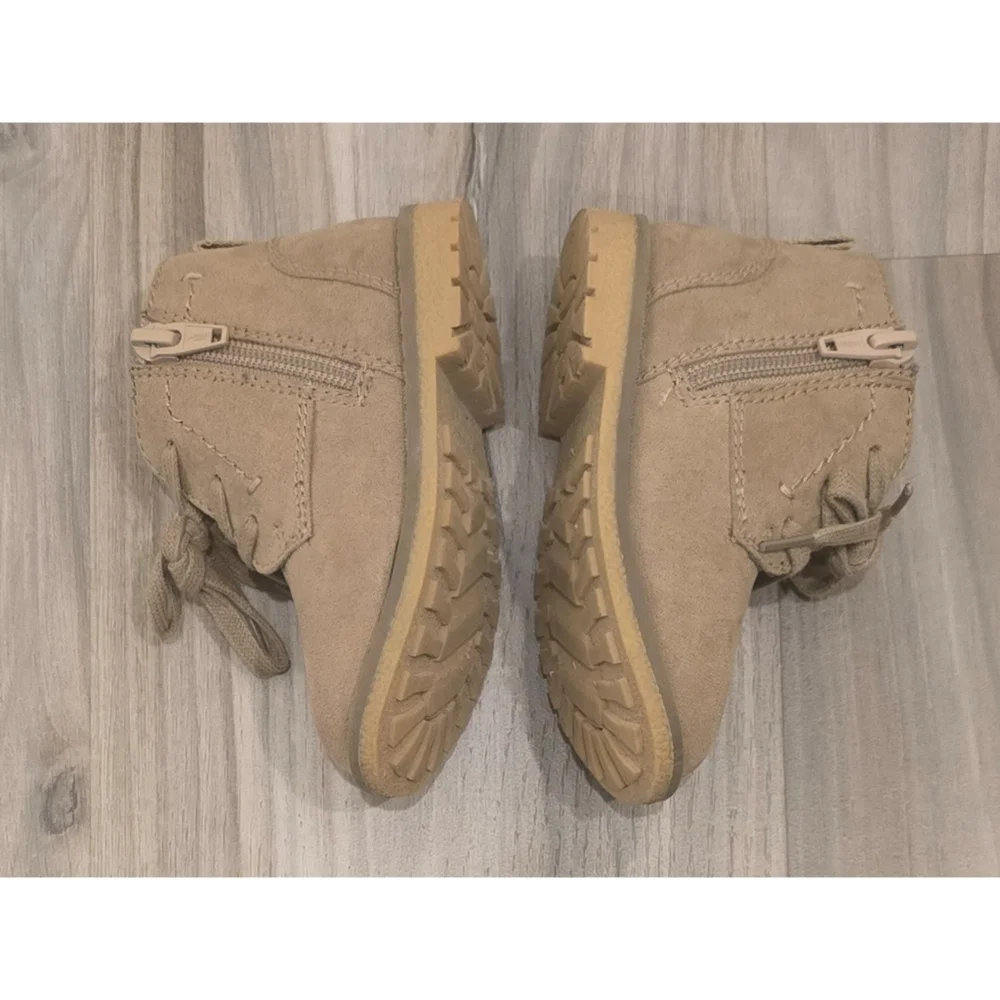 Cat & Jack Chukka Boots – Size 6 – Taupe